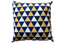 Dekorační polštář 45x45 NAVY ŽLUTÉ TROJÚHELNÍKY
